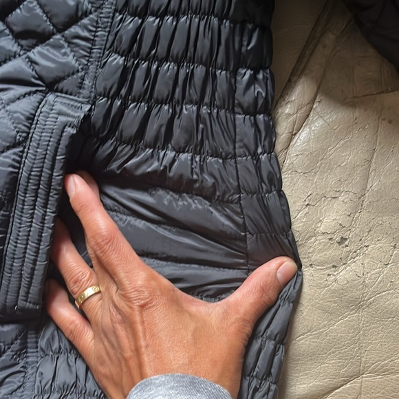 Guess Jackets - Picture 12 of 16